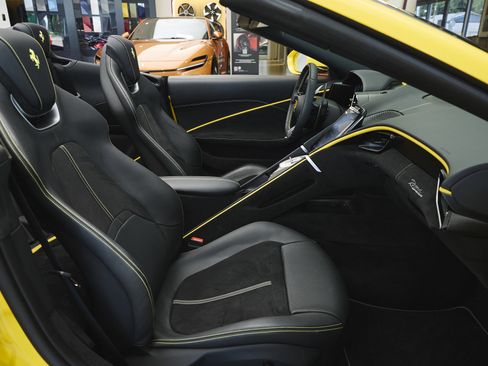 Used 2025 Ferrari Roma Spider RWD image 26