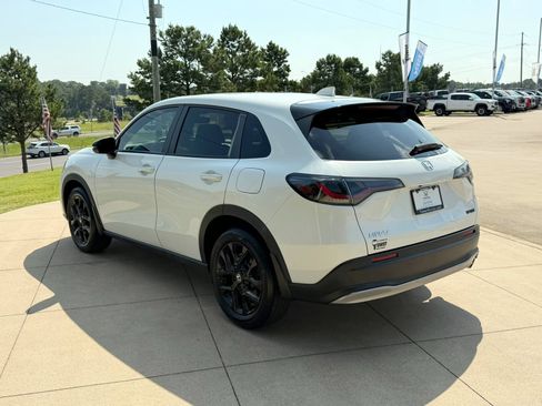 Used 2023 Honda HR-V Sport image 4