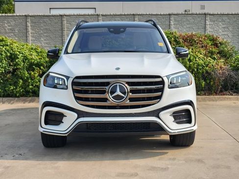 Used 2024 Mercedes-Benz GLS 450 4MATIC image 2
