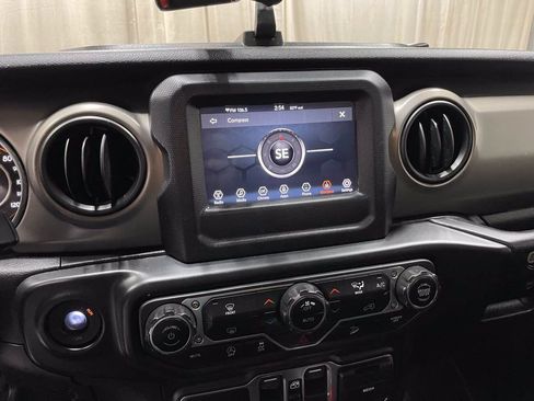 Used 2019 Jeep Wrangler Unlimited Sport S AWD/4WD image 12