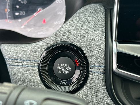 Used 2024 Jeep Compass Latitude image 33