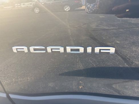 Used 2023 GMC Acadia SLT image 22