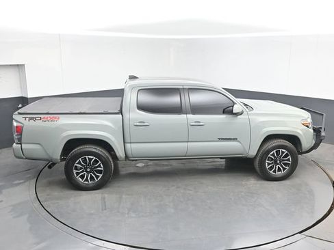 Used 2022 Toyota Tacoma TRD Sport w/ Technology Package AWD/4WD image 40