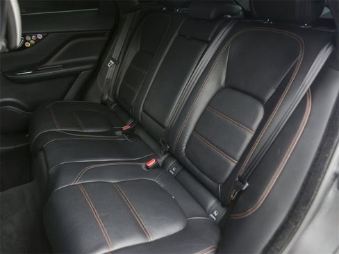 Used 2019 Jaguar F-PACE Prestige image 32