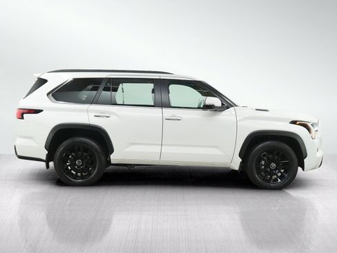 Used 2025 Toyota Sequoia SR5 w/ SR5 Premium Package AWD/4WD image 8
