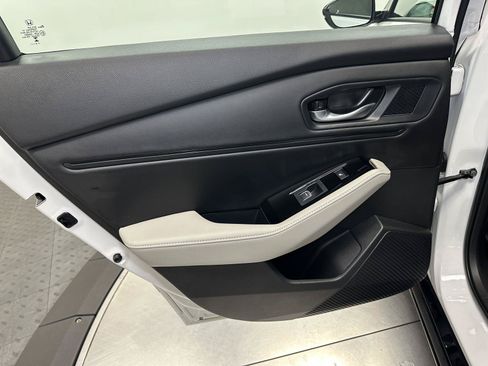 Certified 2025 Honda Accord Touring image 30