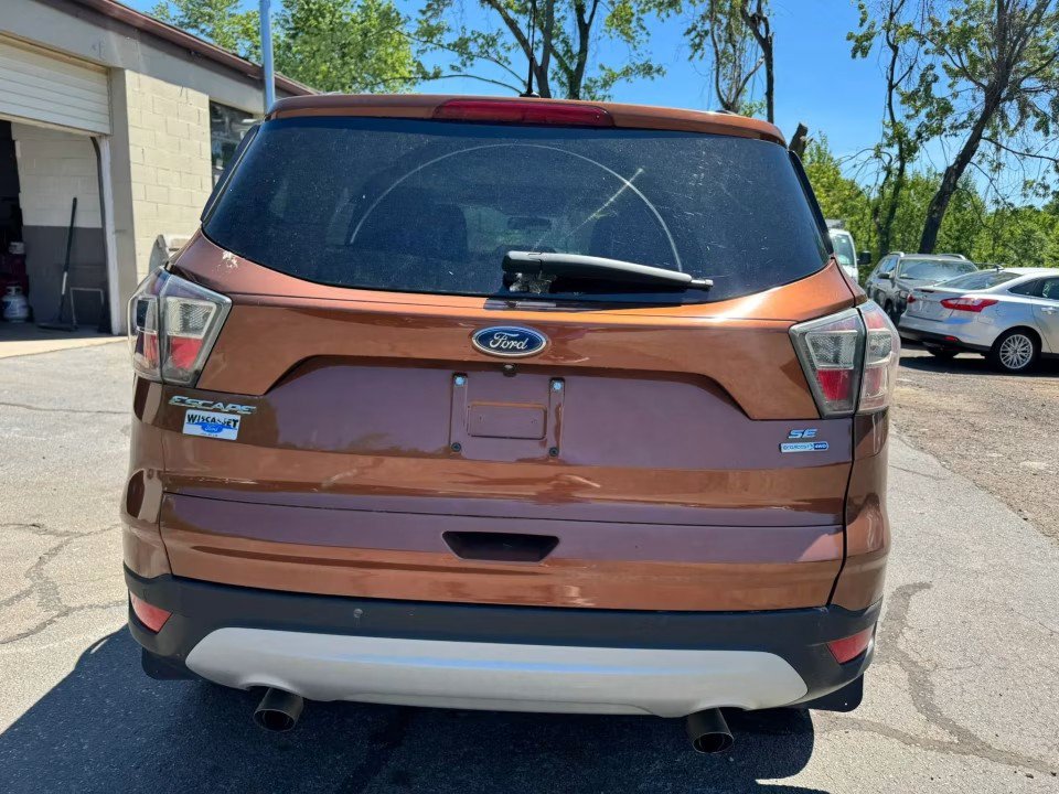 Used 2017 Ford Escape SE w/ SE Leather Comfort Package AWD/4WD image 7