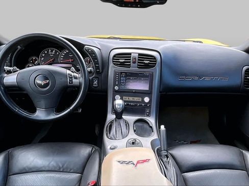 Used 2007 Chevrolet Corvette Coupe w/ Preferred Equipment Group RWD image 14