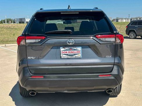 Used 2025 Toyota RAV4 XLE image 4