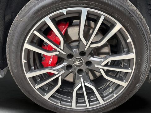 Used 2023 Maserati Grecale Modena AWD/4WD image 27