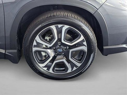 Used 2024 Subaru Ascent Limited w/ Technology Package image 16