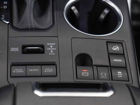 Used 2023 Toyota Highlander L AWD/4WD image 20