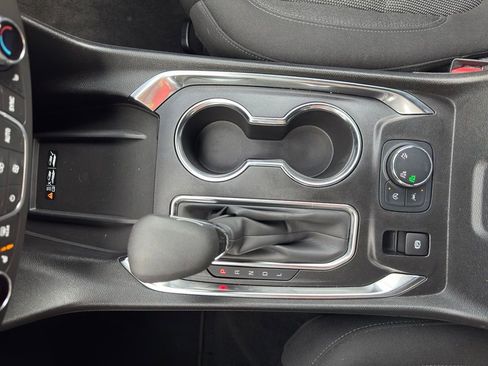 Used 2024 Chevrolet Traverse LT AWD/4WD image 27
