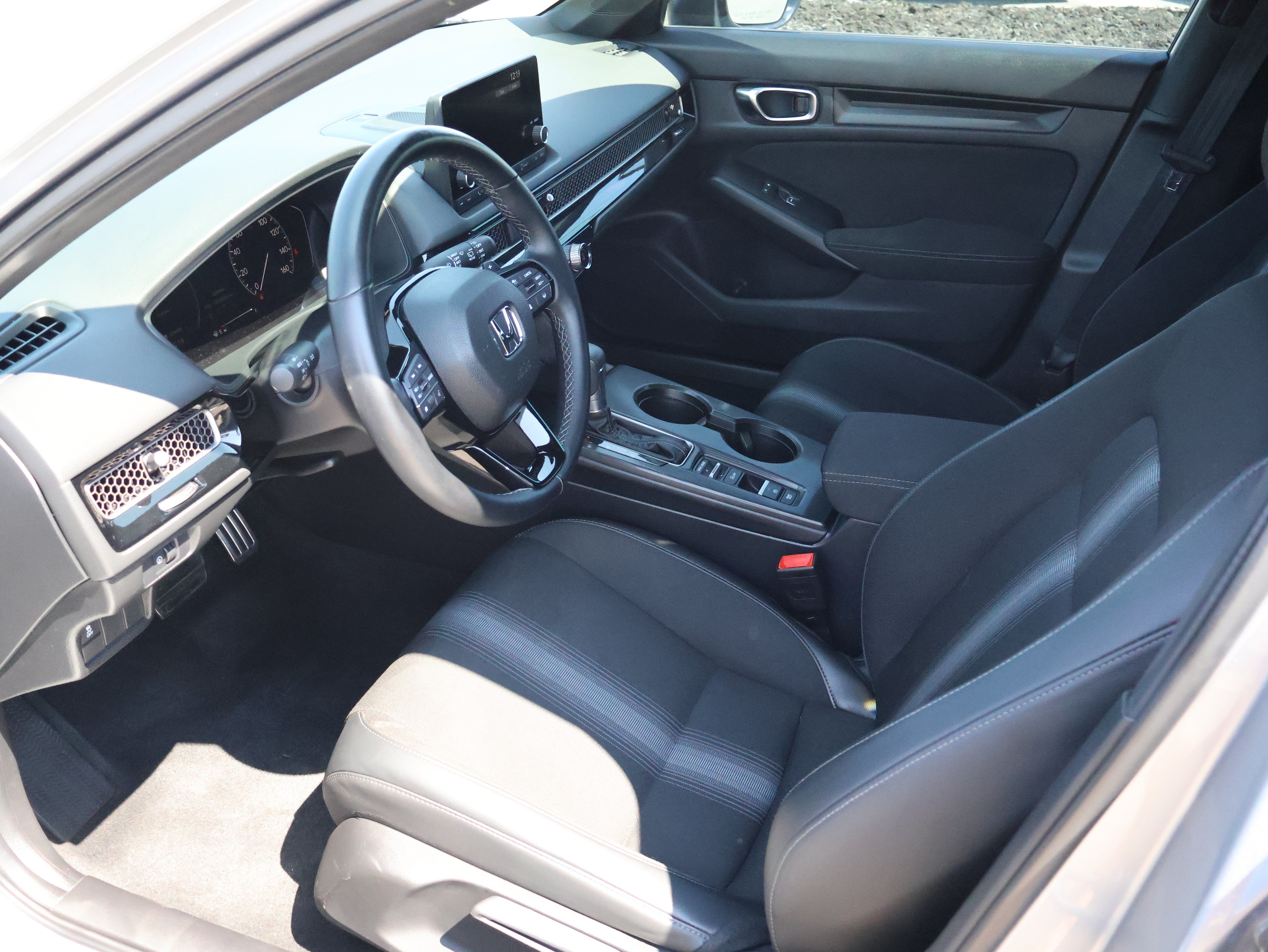Used 2025 Honda Civic Sport image 11