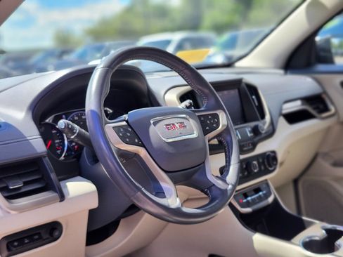 Used 2022 GMC Terrain Denali w/ Denali Premium Package AWD/4WD image 19