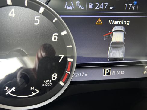 Used 2023 Nissan Frontier SV w/ Technology Package image 4