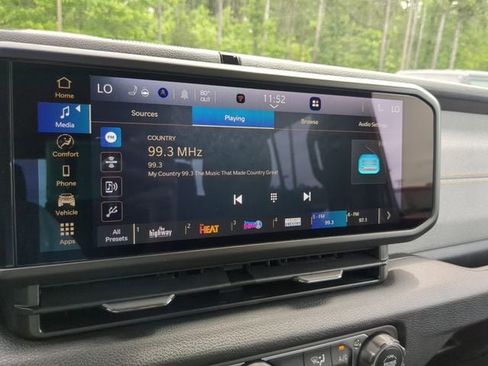 New 2025 Jeep Gladiator Sport image 44