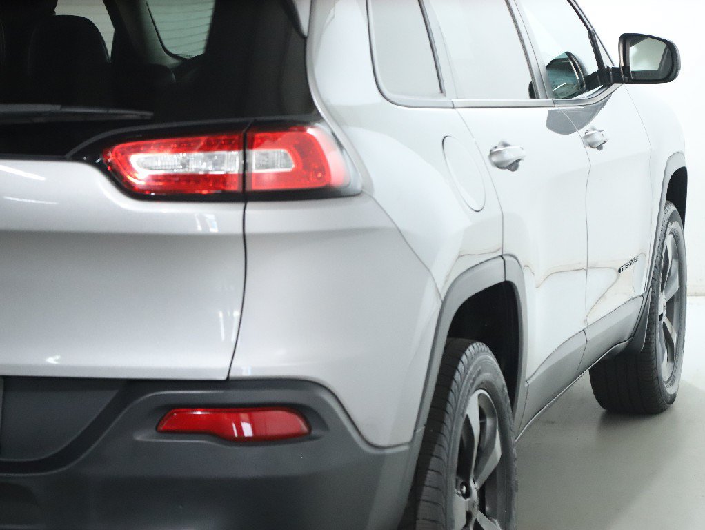 Used 2016 Jeep Cherokee High Altitude w/ Luxury Group AWD/4WD image 46