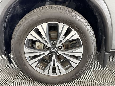 Used 2023 Nissan Rogue SV FWD image 36