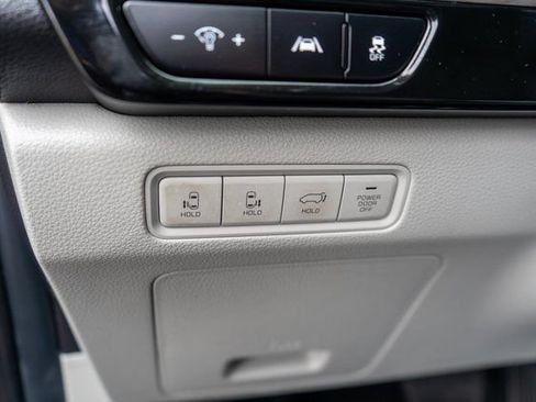 Used 2024 Kia Carnival EX FWD image 24