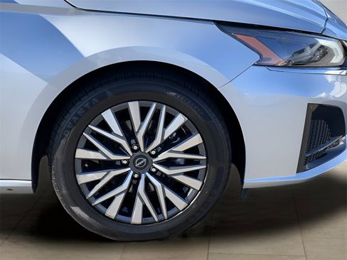 Used 2023 Nissan Altima 2.5 SV image 40