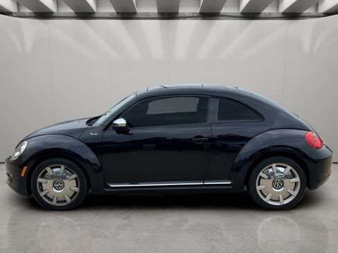 Used 2013 Volkswagen Beetle 2.5 Fender FWD image 2