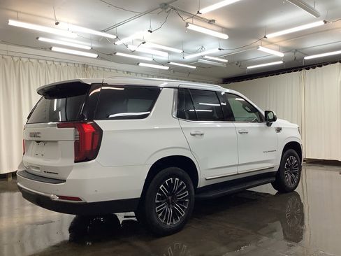 Used 2025 GMC Yukon Elevation image 6