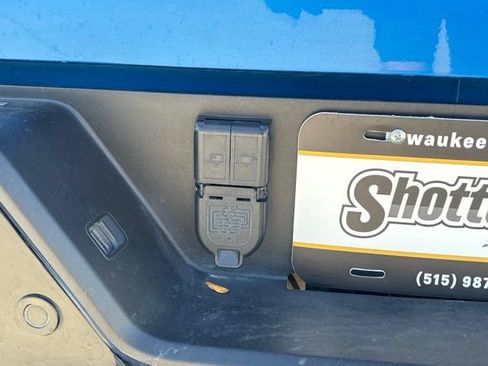 Used 2023 Chevrolet Silverado 1500 ZR2 w/ Technology Package AWD/4WD image 28