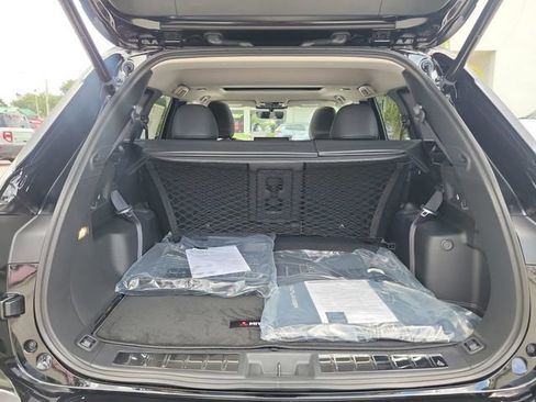 New 2025 Mitsubishi Outlander SE image 11