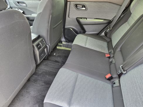 Used 2023 Nissan Rogue SV FWD image 27