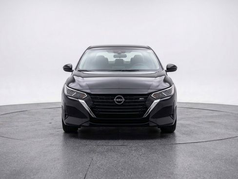 Used 2025 Nissan Sentra SV image 2