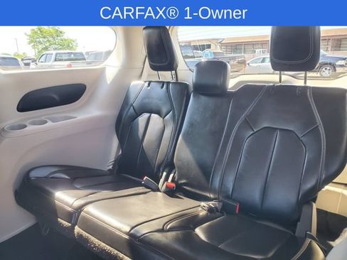Used 2024 Chrysler Pacifica Touring-L FWD image 31
