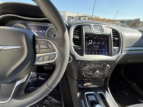 Used 2023 Chrysler 300 Touring L w/ Popular Equipment Group image 23