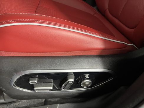 Used 2024 Jeep Wagoneer Launch Edition image 25