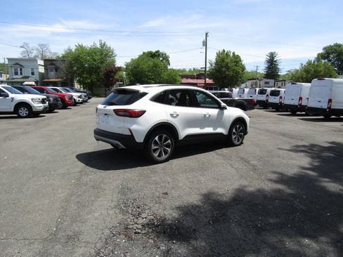 Used 2024 Ford Escape Platinum AWD/4WD image 6