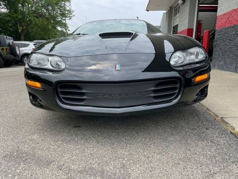 Used 2000 Chevrolet Camaro Z28 w/ SS Performance/Appearance Pkg image 4