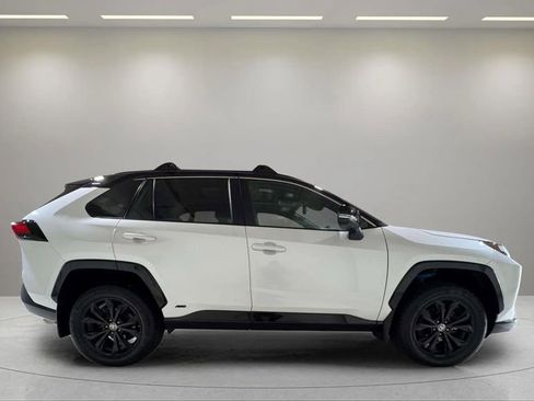 Used 2023 Toyota RAV4 XSE AWD/4WD image 2