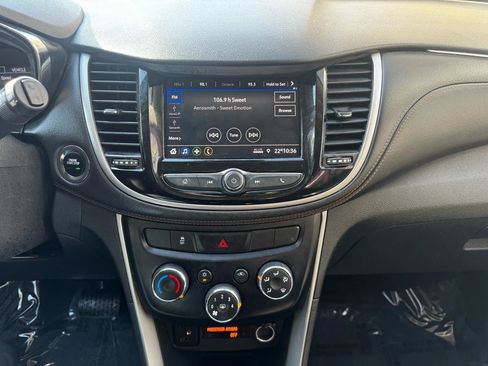 Used 2020 Chevrolet Trax LT w/ Redline Edition image 16