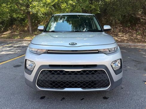 Used 2020 Kia Soul LX FWD image 2