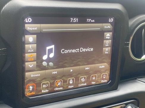 Used 2018 Jeep Wrangler Unlimited Sahara AWD/4WD image 24