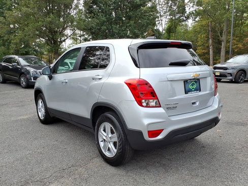 Certified 2022 Chevrolet Trax LS w/ Tint and Cruise Package image 5