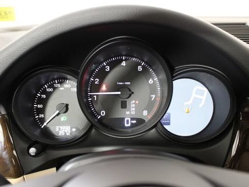 Certified 2024 Porsche Macan AWD/4WD image 18