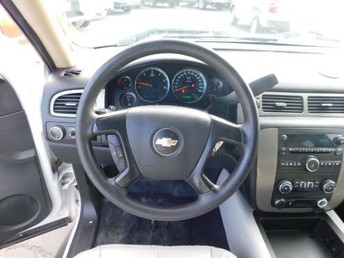 Used 2014 Chevrolet Tahoe 2WD 4dr Commercial image 17