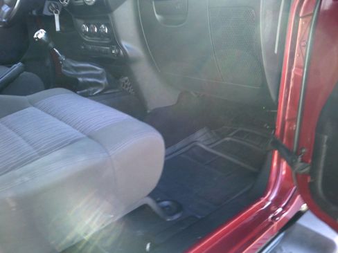 Used 2011 Jeep Wrangler Unlimited Sahara w/ Dual Top Group AWD/4WD image 11