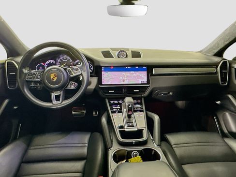Used 2020 Porsche Cayenne Turbo S AWD/4WD image 28