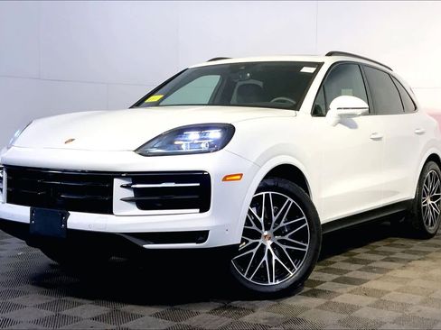 Used 2025 Porsche Cayenne image 1