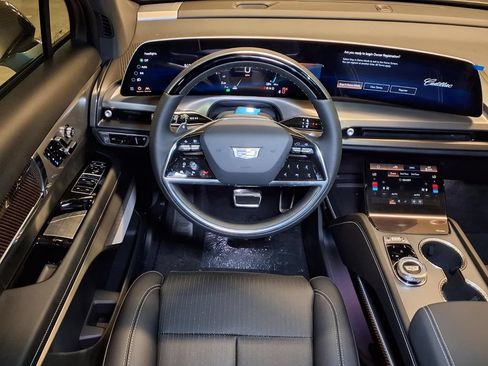 New 2027 Cadillac Vistiq Sport AWD/4WD image 14
