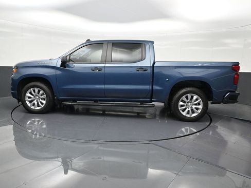 Used 2024 Chevrolet Silverado 1500 Custom image 2
