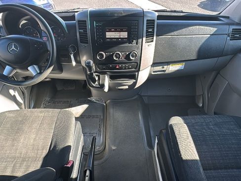 Used 2014 Mercedes-Benz Sprinter 2500 image 12