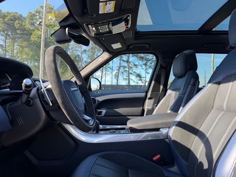 Used 2021 Land Rover Range Rover Sport HST image 10